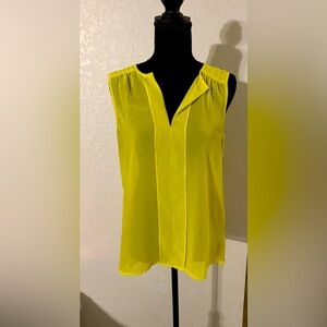Maurice’s Top in bright yellow size Med